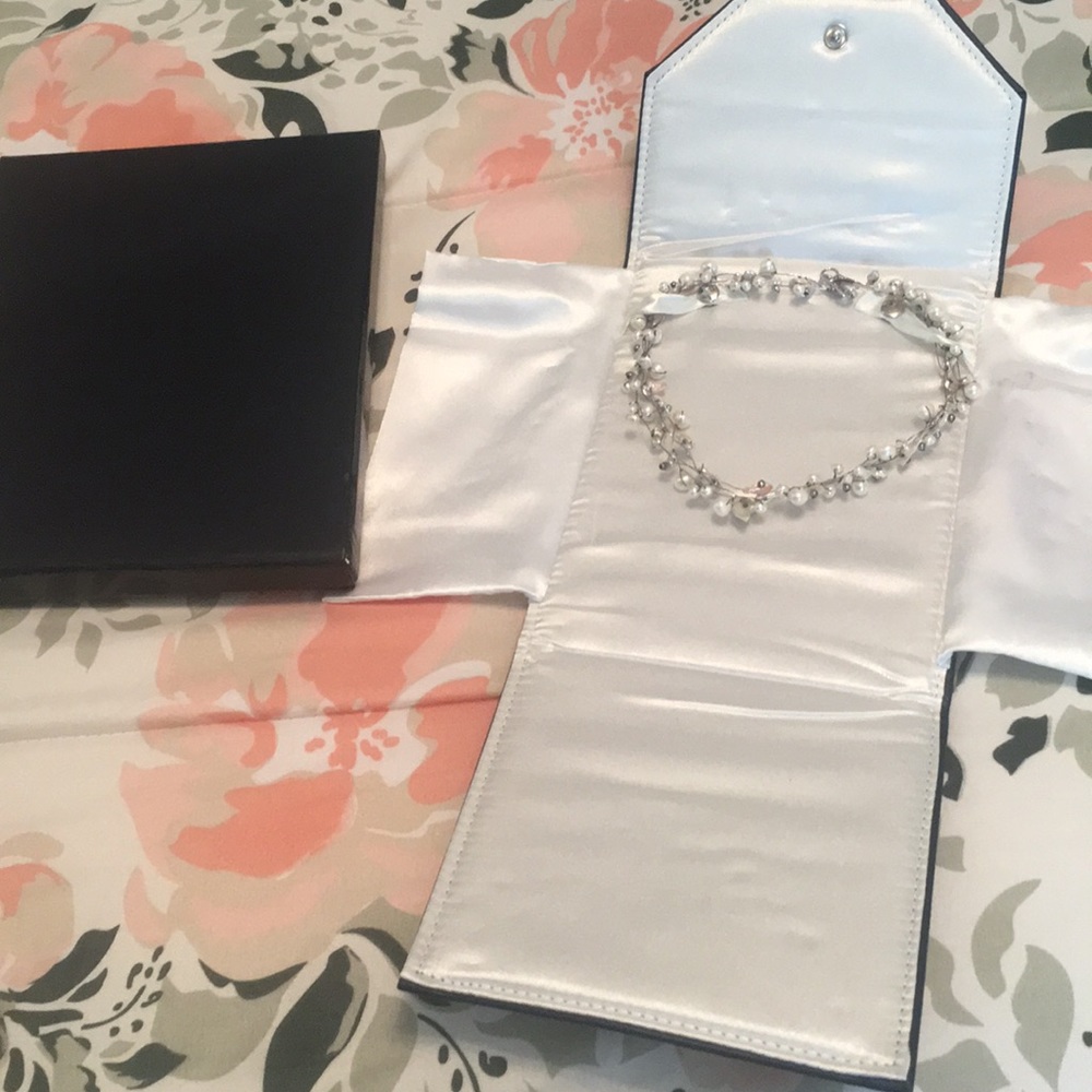 Beautiful necklace, never worn!